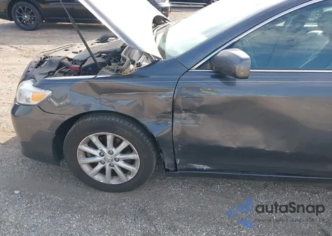 2010 Toyota Camry Xle V6 z USA, uszkodzony, nr VIN 4T1BK3EK6AU606410